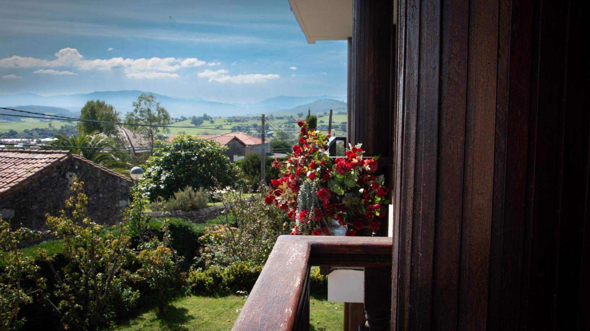 Hotel Cosma House Hinojedo Exterior foto